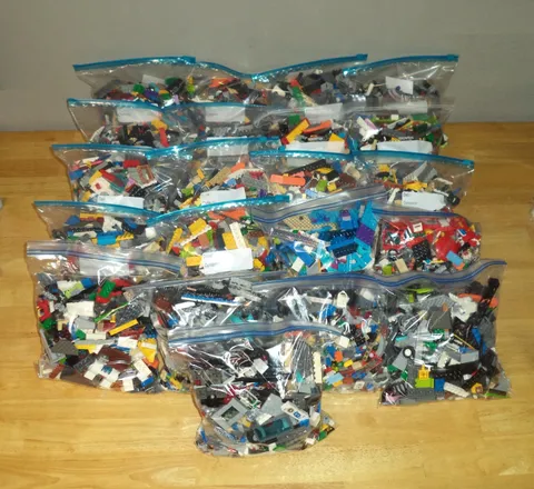 (1) 2 Pounds LEGO Mixed Bag 600 +/- Pieces Building Blocks Bricks LEGOs Lot Lbs.