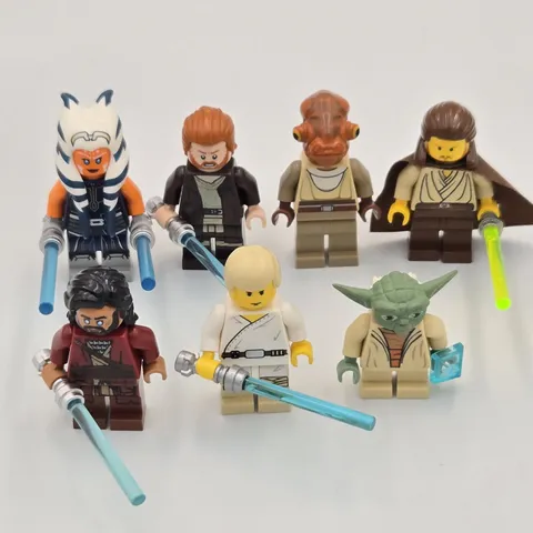 LEGO Star Wars Jedis Obi Wan Luke  Yoda Ahsoka QuiGon Ezra Nahdar Minifigures 