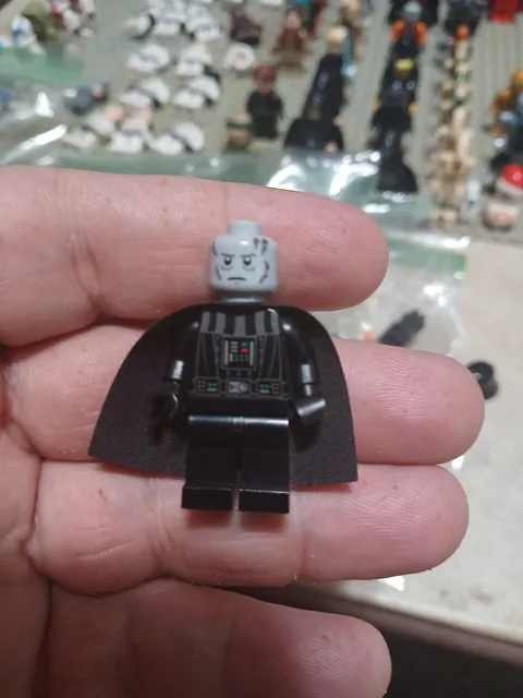 LEGO Star Wars - Darth Vader (White Pupils) SW0277 MINIFIGURE - PRE-OWNED