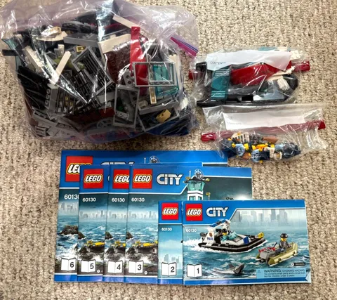 LEGO 60130 City Police Prison Island - 100% complete & manual