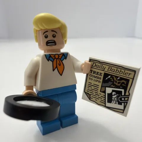 LEGO® Fred Jones Minifigure Scooby-Doo 75902 Daily Babbler scd008