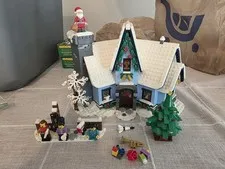 LEGO Icons Winter Village Santa's Visit (10293)