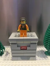 LEGO FIRST League (FLL) Mission Mars Minifigure fst031 Female Worker - Nice!