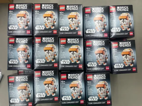 LEGO Star Wars #40675 Clone Commander Cody Brickheadz Lot Of 28 Free Shipping