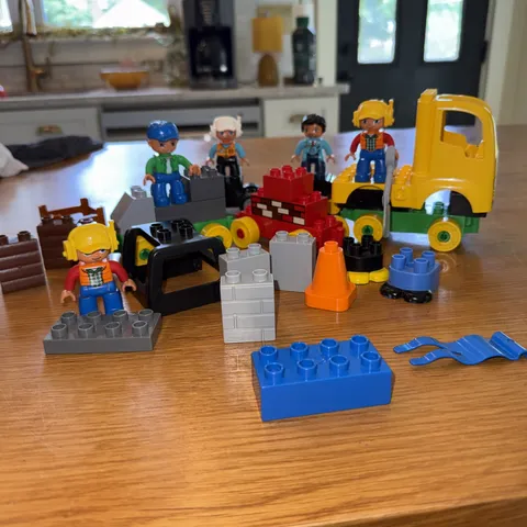 LEGO Duplo Lot Bricks People Figures 37 Pieces In All