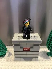 LEGO Wyldstyle Minifigure Lucy Movie 70819 71200 tlm099 Wrong Arms.