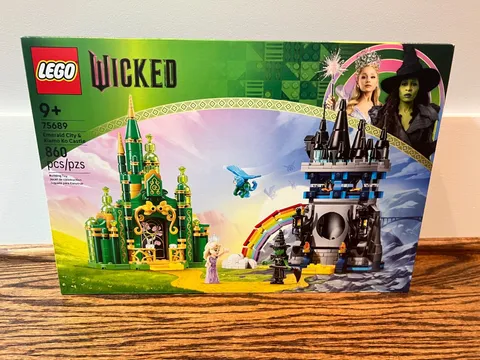 LEGO Wicked Emerald City & Kiamo Ko Castle 75689 Building Set 860 Pcs New