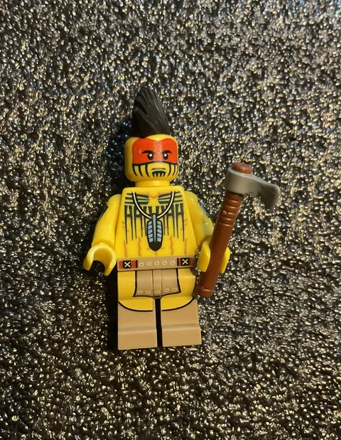 Lego Minifigure Series 10 Tomahawk Warrior (71001)