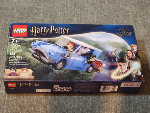 LEGO Harry Potter: Flying Ford Anglia (76424)