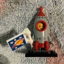 LEGO Minifigures Series 17 Space Rocket Kid Mascot