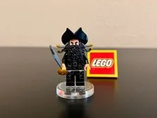 LEGO Pirates of the Caribbean 2011 Blackbeard (poc007) w/sword Rare/Retired