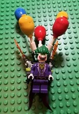 LEGO The LEGO Batman Movie The Joker Minifigure w/ Balloon Backpack 70900