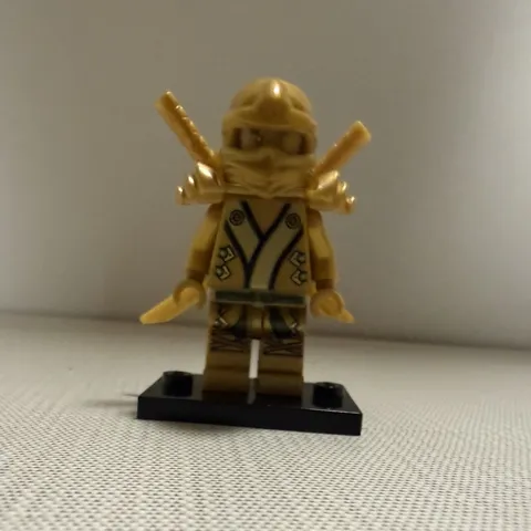 LEGO Ninjago Golden Lloyd Minifigure Gold Ninja w/ Armor & Swords Genuine