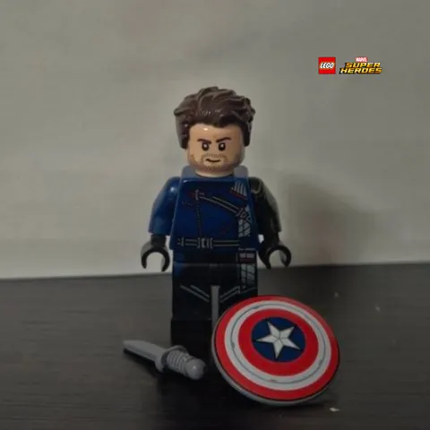LEGO Marvel Winter Soldier Minifigure Bucky Barnes CMF 71031 Shield Knife