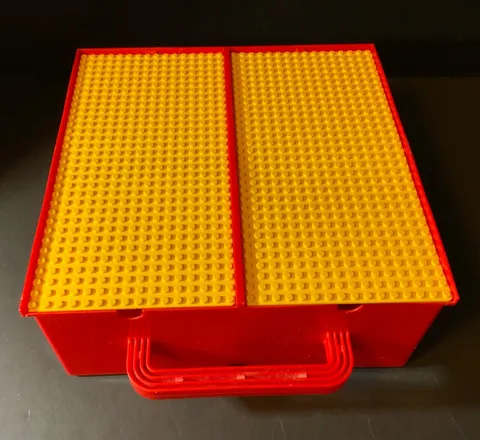 VTG Lego Red Storage Carry Case 2 Yellow Baseplates on Top No Dividers #4725