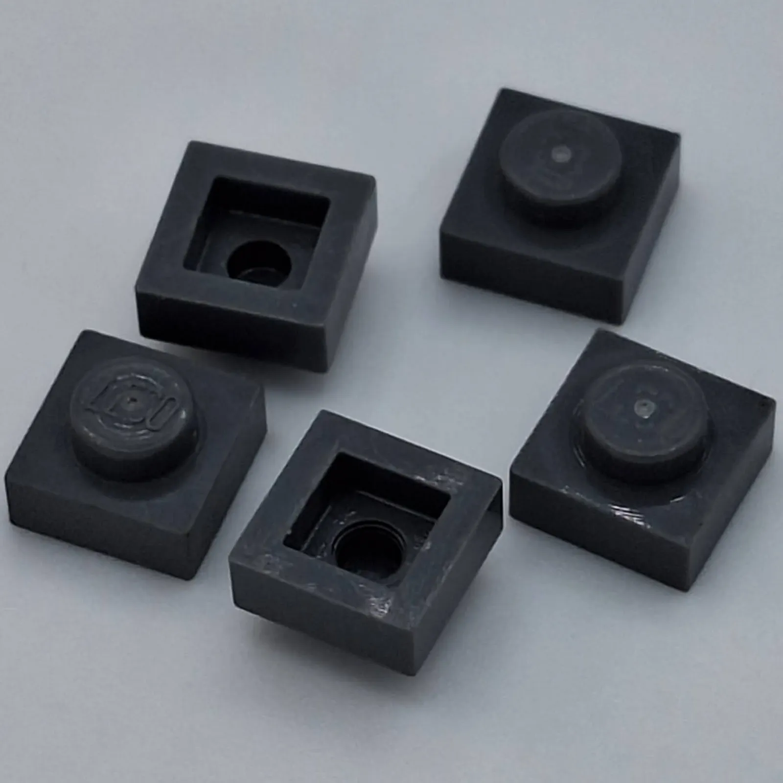 Lego - 5 Basic Dark Bluish Gray 1 x 1 Stud Plates 3024