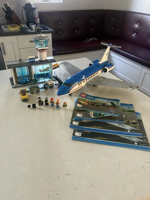 LEGO City: Airport Passenger Terminal (60104) 95% complete with instructions