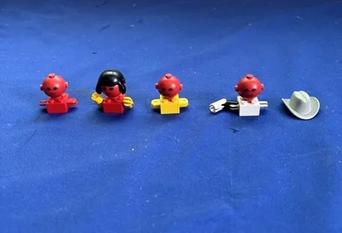 LEGO Homemaker Vintage Native American Red Indians Figures Boat Paddle 215 1977