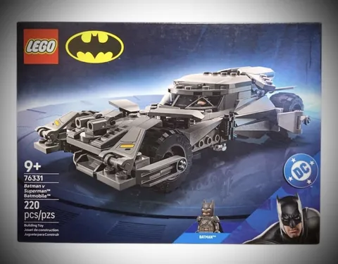 LEGO DC – Batman v Superman Batmobile 76331