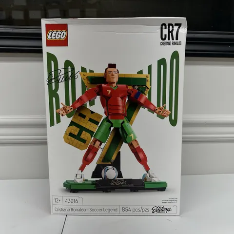 LEGO Editions 43016 Cristiano Ronaldo Soccer Legend NEW Sealed Slight Box Damage