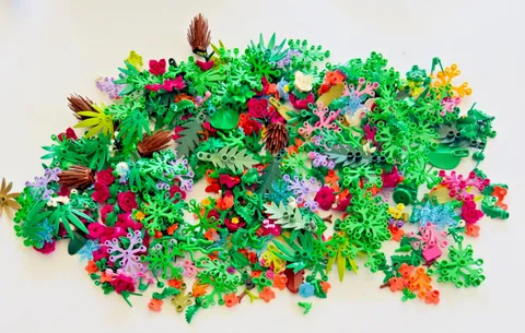 LARGE LOT LEGO PLANTS LEAVES GREENERY FOLIAGE FLOWERS RANDOM ASSORTED LOT