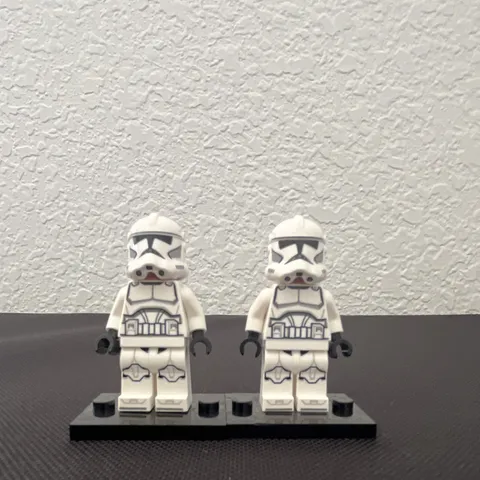 Lot of 2 LEGO Star Wars Phase 2 Clone Trooper Minifigures