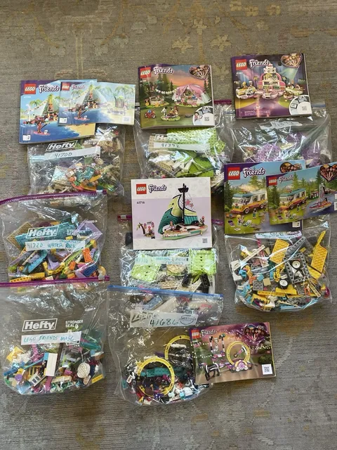 LEGO FRIENDS Huge Lot of 7+ Sets 41700, 41716, 41720, 41392, 41393, 41681, 41686