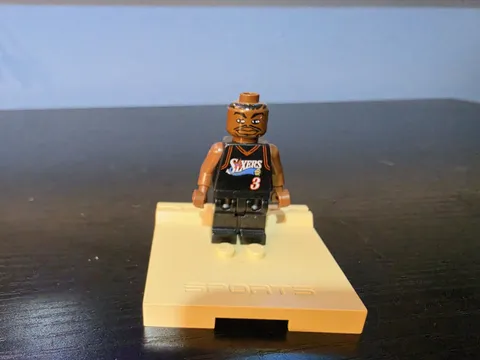 LEGO 2003 Allen Iverson NBA Minifigure Philadelphia 76ers #3 Black Jersey