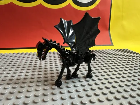 Lego Harry Potter THESTRAL/WINGED SKELETON HORSE Black Wing Animal 5378