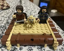 LEGO The Hobbit Frodo, Thorin, and Gollum Minifigures Lot of 3 w/ Raft Build