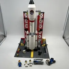 LEGO City Space Center Set 3368 – Incomplete No Box or Instructions Retired 2011