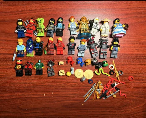 LEGO Minifigures Mixed Lot w/ Accessories Parts Heads Helmets Weapons