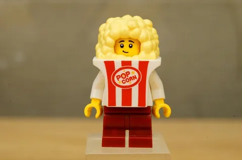 LEGO Popcorn Minifigure Series 23 Popcorn Costume Guy 71034 col404