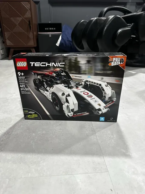 LEGO TECHNIC: Formula E Porsche 99X Electric (42137)