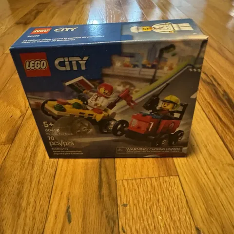 LEGO CITY: Pizza Vs. Fire Truck Race Car Pack (60458)