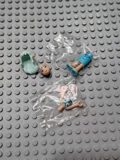 LEGO Naida Riverheart Minifigure Elves 41073 ELF002 Medium Azure Skirt Brand new