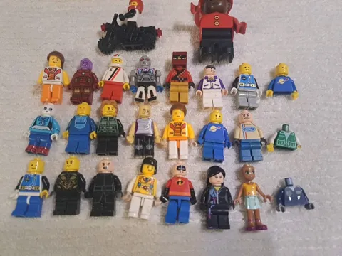 Lego Minifigure Lot of 25+ - Star Wars - Indiana Jones - Marvel ? Mix