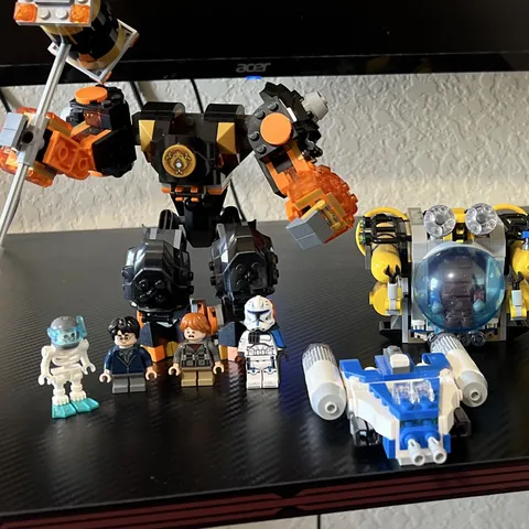 LEGO Minifigure Lot Clone Trooper, Skeleton Diver, Ice/Snow & 2 Humans