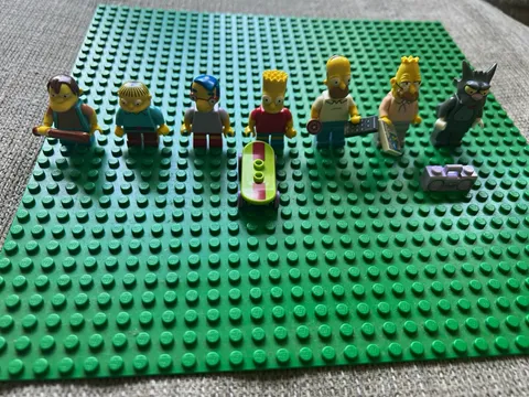 LEGO The Simpsons Minifigures Lot of 7, with Accessories.