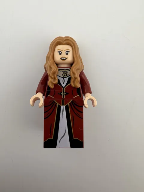 LEGO Pirates of the Caribbean Elizabeth Swann Dark Red Dress Minifigure poc002