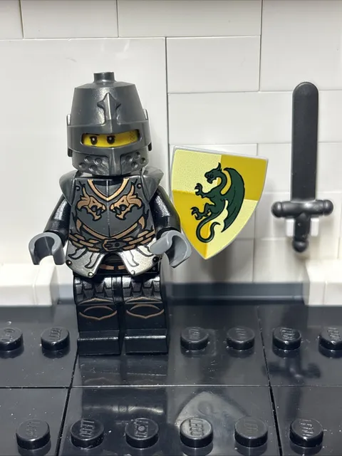 LEGO Castle Kingdom Minifigure cas462 Dragon Knight Armor ,Sword, Shield Lot