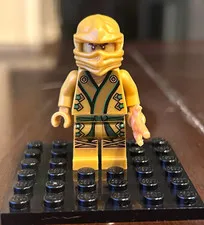 LEGO Tan Ninja Minifigure w/ Hood/Mask Head Wrap and Tan Staff Weapon Accessory