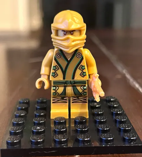 LEGO Tan Ninja Minifigure w/ Hood/Mask Head Wrap and Tan Staff Weapon Accessory