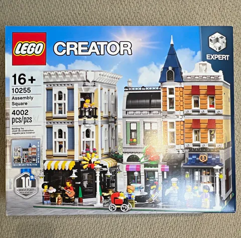 LEGO Creator Expert Assembly Square 10255 4002pcs 16+ 10th Anniv Box