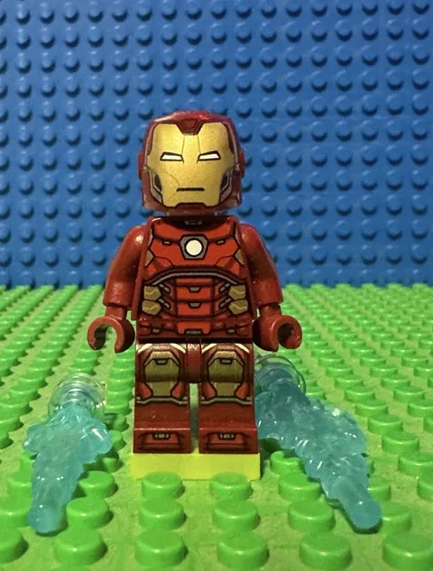 LEGO Marvel Iron Man- Silver Hexagon on Chest Minifigure
