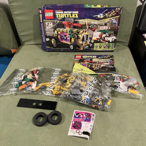 LEGO 79104 Teenage Mutant Ninja Turtle Tmnt Shellraiser Street Chase Damaged Box