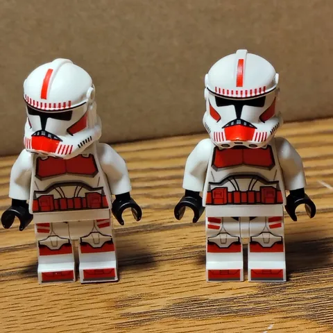 LEGO Star Wars Clone Trooper Minifigure Lot of 2 White/Red Armor Helmets