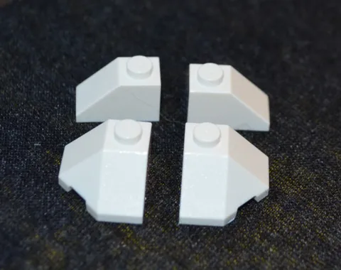(4) 2x2 White Outside Corner Slope Brick w/ Taper End Bricks ~ NEW Lego