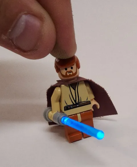 Lego Star Wars OBI-WAN KENOBI w/ Light-up Lightsaber Minifigure 7257 - Works!