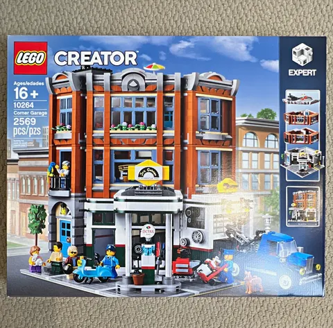 LEGO Creator Corner Garage 10264 2569pcs 16+ Brick Separator Box